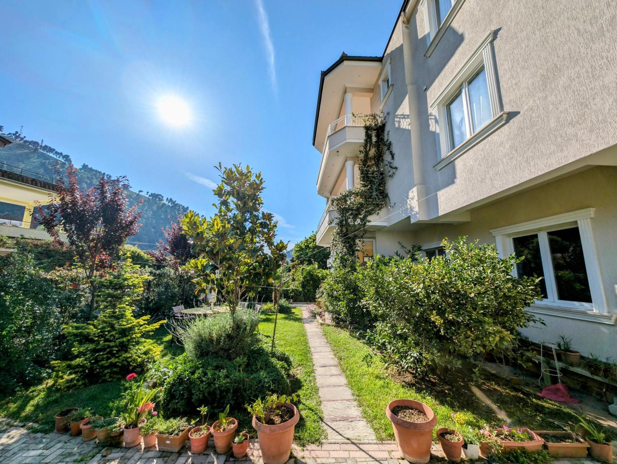 Villa With Garden And Veranda Berat Exterior foto