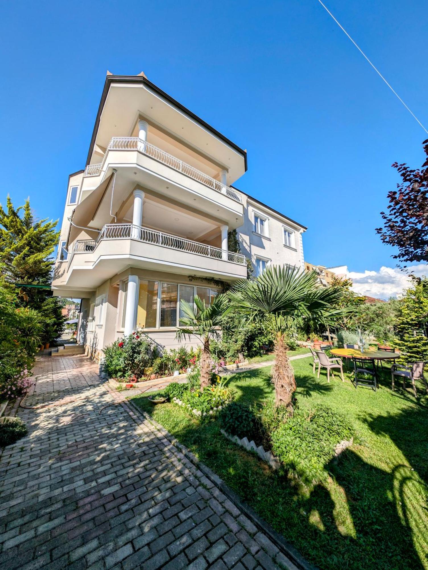 Villa With Garden And Veranda Berat Exterior foto