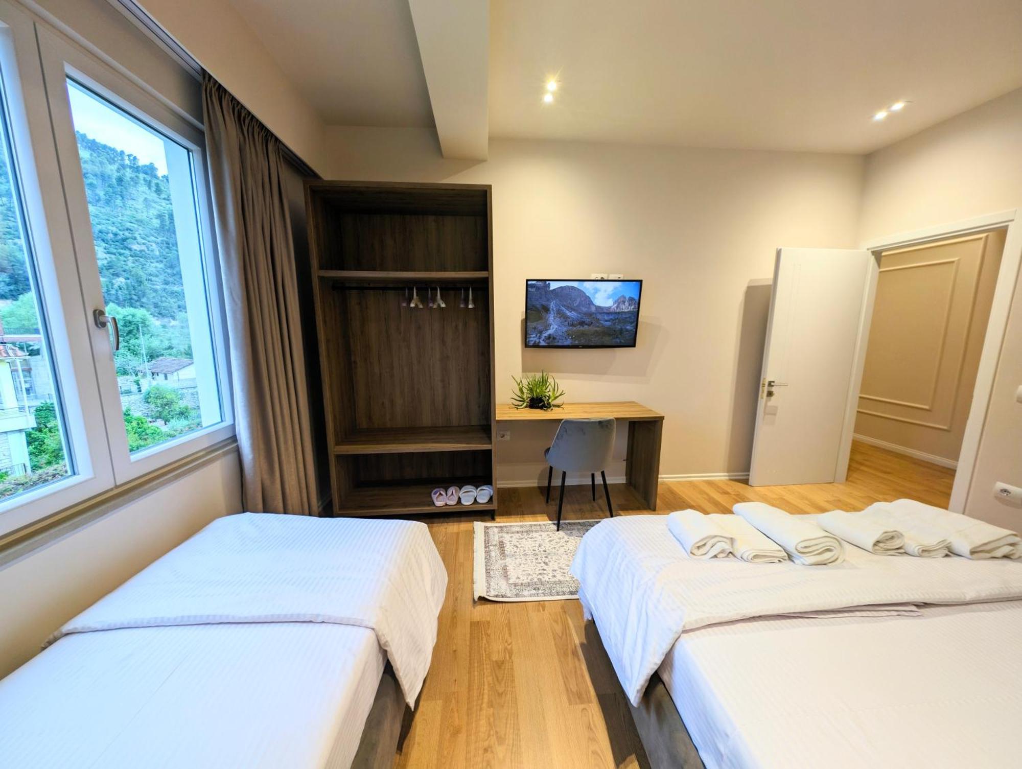 Villa With Garden And Veranda Berat Exterior foto