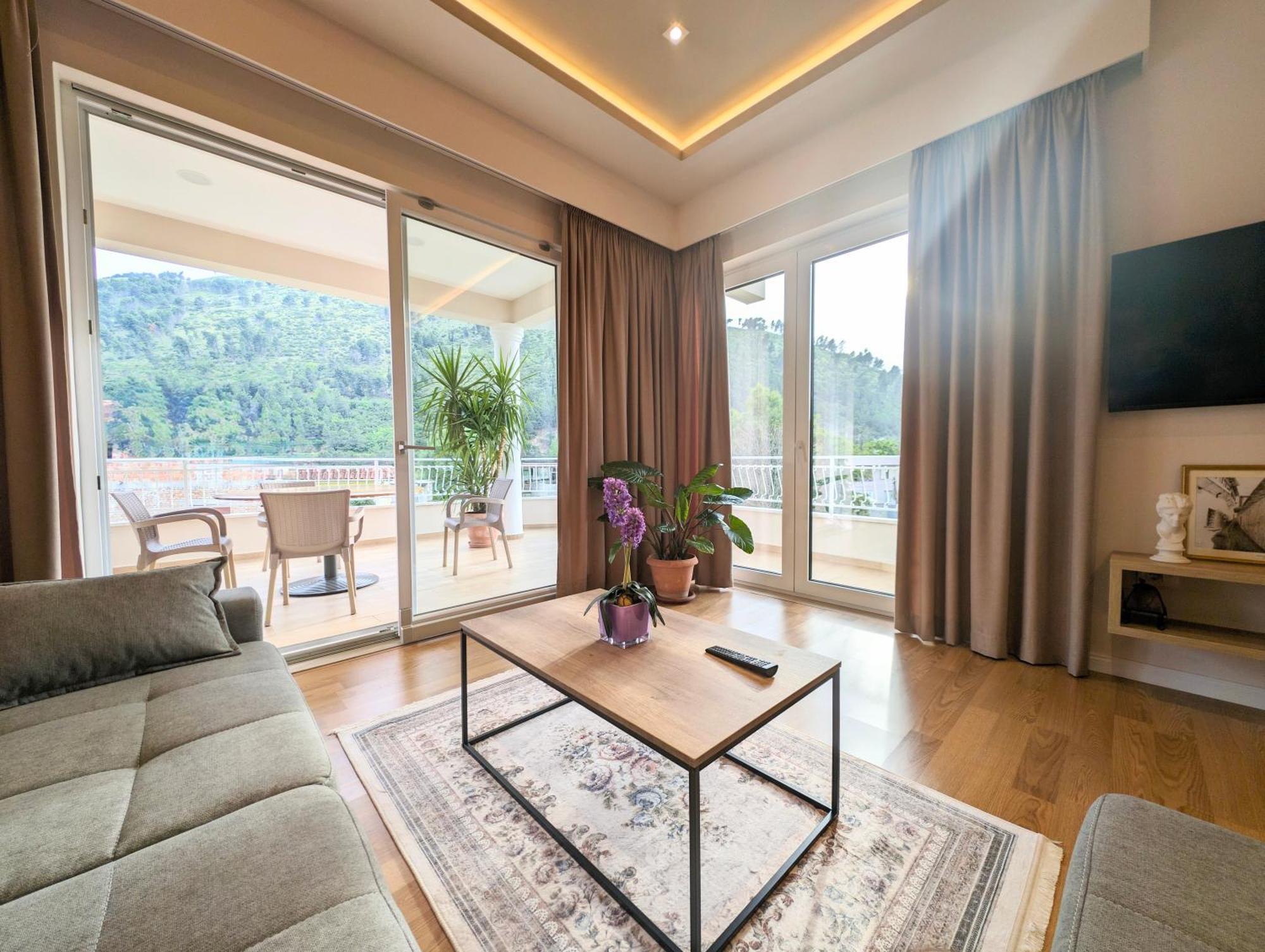 Villa With Garden And Veranda Berat Exterior foto